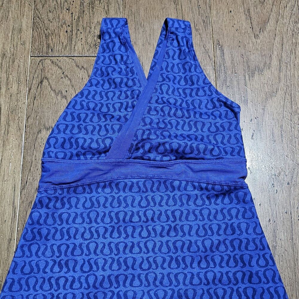 Lululemon Blue Purple Whisper Horseshoe Logo Tank Size 4 - Picture 2 of 7